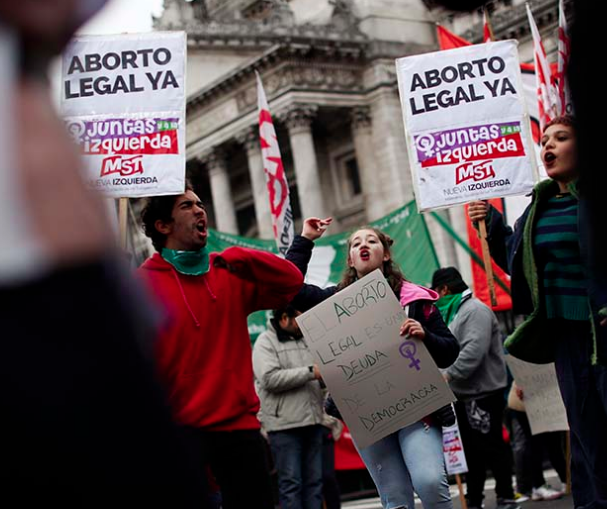 En este momento estás viendo LEGALIZACIÓN DEL ABORTO EN ARGENTINA
