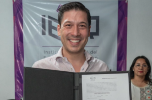 Lee más sobre el artículo RODRIGO MONSALVO RECIBE CONSTANCIA DE MAYORÍA DEL IEEQ