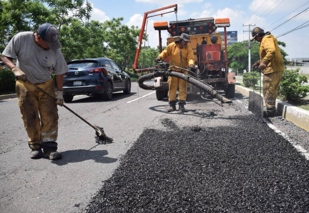 Lee más sobre el artículo SE CUENTAN CON 150 MDP PARA REENCARPETADO Y BACHEO EN QUERÉTARO