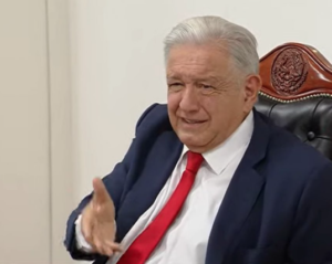 Lee más sobre el artículo AMLO CRITICA A BLINKEN Y OEA POR CASO VENEZUELA: SE ESTÁN EXTRALIMITANDO