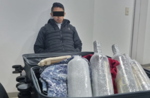 Lee más sobre el artículo IMPUTAN A MEXICANO EN PARAGUAY POR INGRESAR DROGA EN BOTELLAS DE TEQUILA