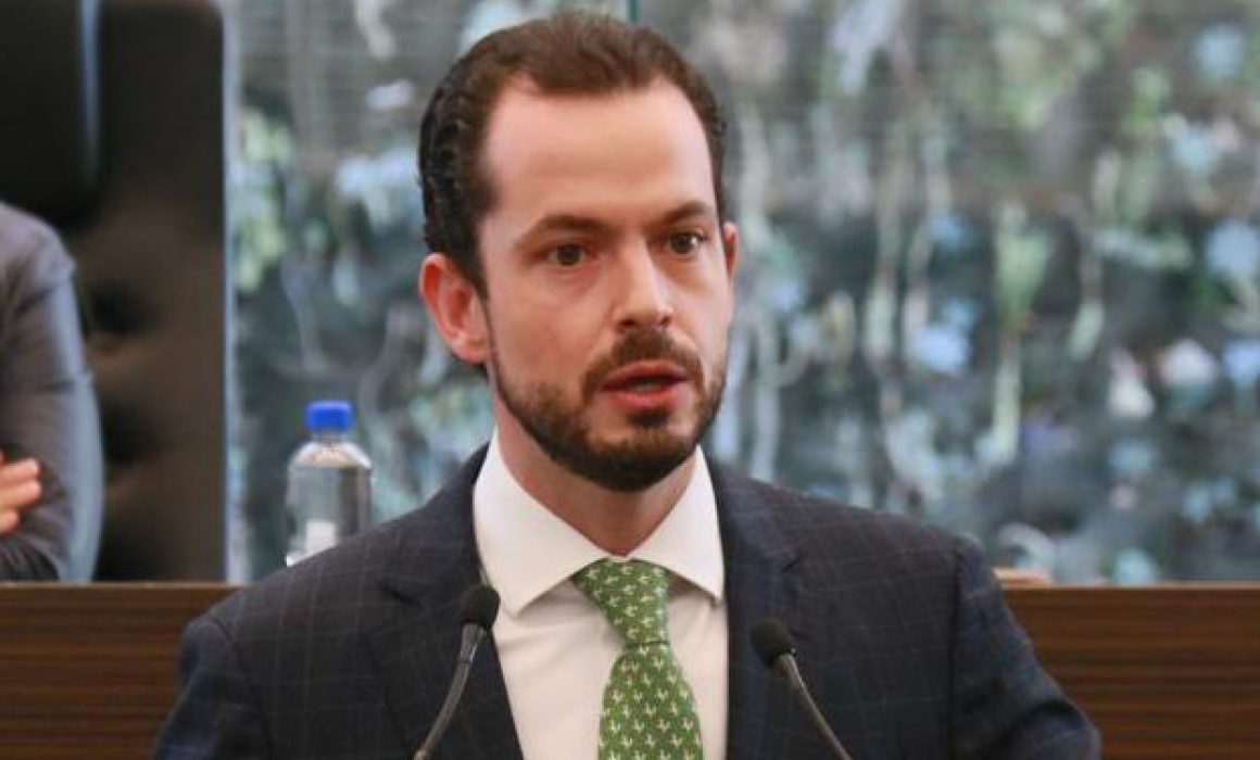 Lee más sobre el artículo MILITANTES DE MC CRITICAN ADHESIÓN DE PAUL OSPITAL AL PARTIDO