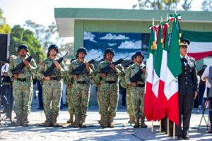 Lee más sobre el artículo Asiste Gobernador a ceremonia con motivo del Día de la Bandera