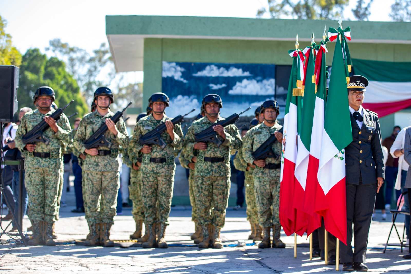 Lee más sobre el artículo Asiste Gobernador a ceremonia con motivo del Día de la Bandera