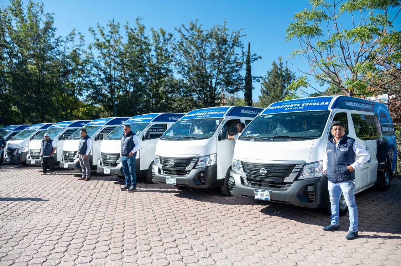 Lee más sobre el artículo Entrega Mauricio Kuri nuevas unidades de Transporte Escolar