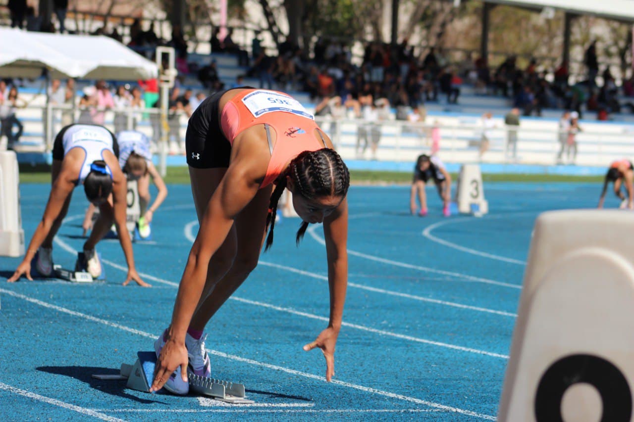 Lee más sobre el artículo ELIGE INDEREQ DEPORTISTAS DE ATLETISMO PARA MACROREGIONALES DE LA CONADE