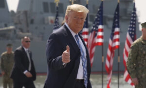 Lee más sobre el artículo IMPONE TRUMP ARANCELES RECÍPROCOS Y ABRE NUEVA DISPUTA COMERCIAL