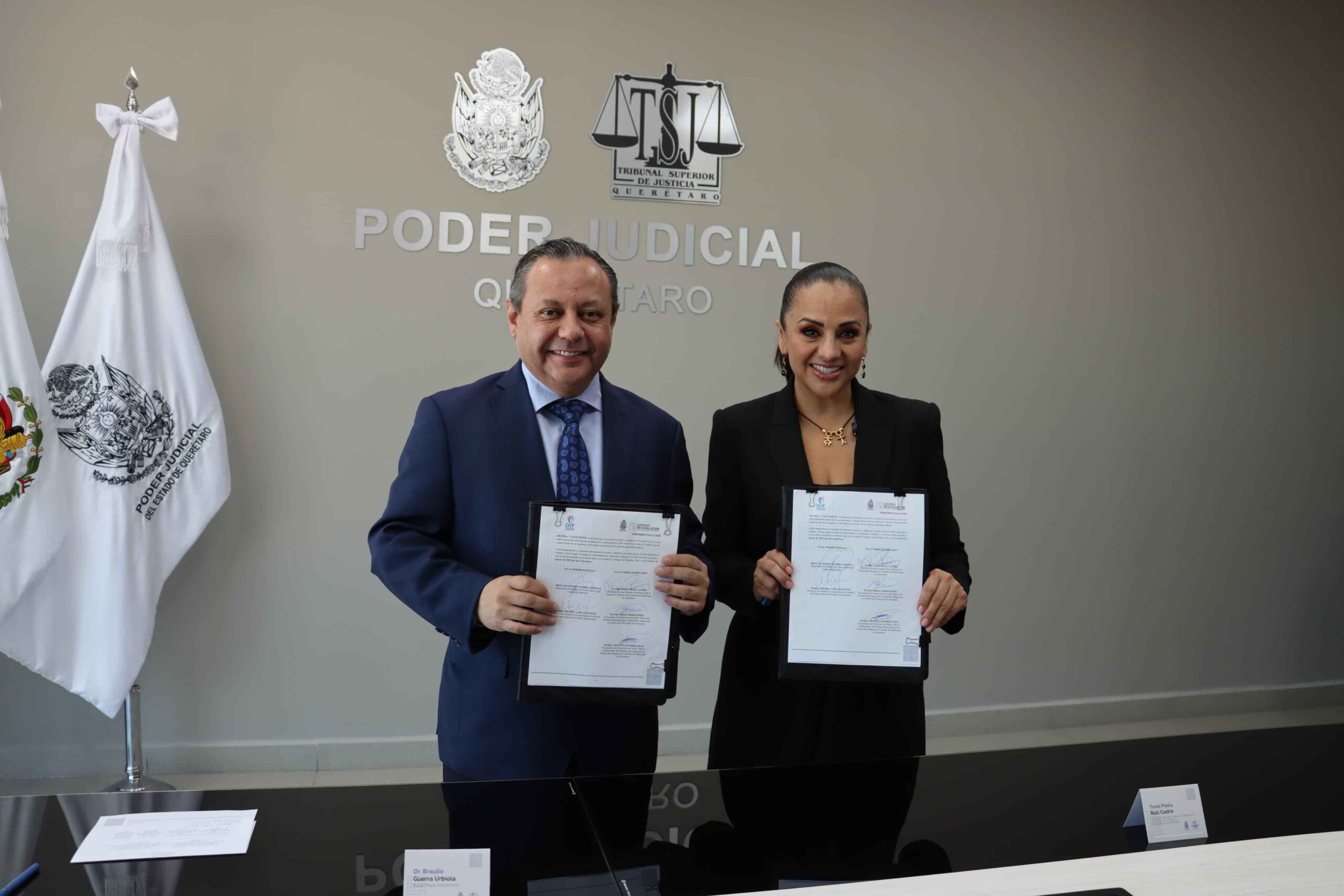Lee más sobre el artículo FIRMAN CONVENIO DE COLABORACIÓN SISTEMA MUNICIPAL DIF Y PODER JUDICIAL DEL ESTADO EN MATERIA DE PROTECCIÓN A GRUPOS VULNERABLES