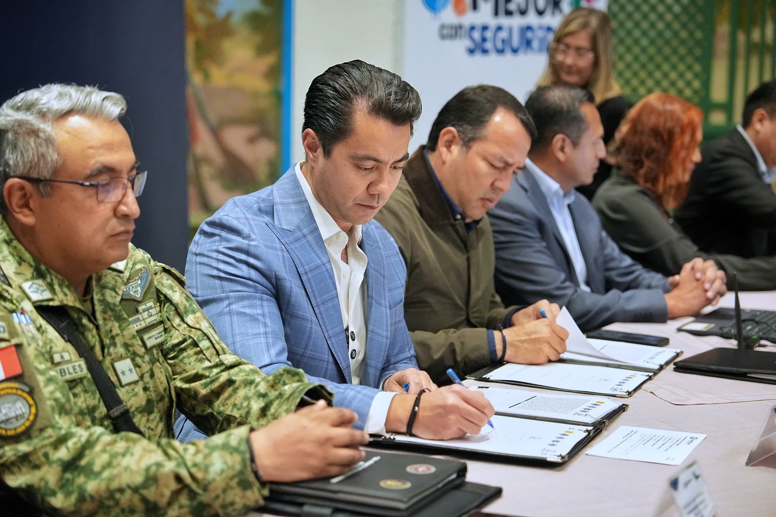 Lee más sobre el artículo Impulsa Felifer Macías estrategia regional de seguridad con Cuelgapp