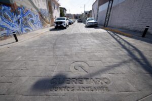 Lee más sobre el artículo Entrega Mauricio Kuri mejoramiento de calles en Cerrito Colorado