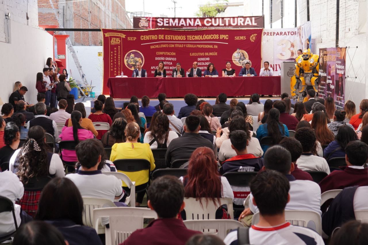 Lee más sobre el artículo Inauguran “Semana Cultural IPIC 2025” y entregan títulos a egresados de este instituto académico