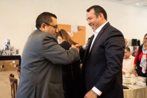 Lee más sobre el artículo Las y los maestros jubilados han aportado crecimiento a San Juan del Río con educación y valores: Roberto Cabrera