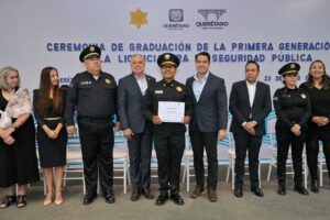Lee más sobre el artículo Celebra Felifer Macías la graduación de la Primera Generación de la Licenciatura en Seguridad Pública