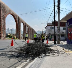 Lee más sobre el artículo Suman 3.8 toneladas de cables en desuso retirados de la vía pública en Querétaro