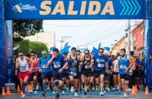 Lee más sobre el artículo Más de mil 500 corredores en el Medio Maratón San Juan del Río 2025