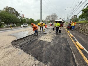 Lee más sobre el artículo Municipio de Querétaro interviene más de 36 mil metros cuadrados de vialidades con trabajos de bacheo