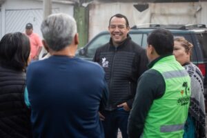 Lee más sobre el artículo Supervisa Roberto Cabrera trabajos de mejora de imagen urbana en colonia Los Olivos