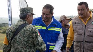 Lee más sobre el artículo Toño Pérez inicia acciones del Programa “Raíces del Agua” con reforestación en Santa Bárbara La Cueva