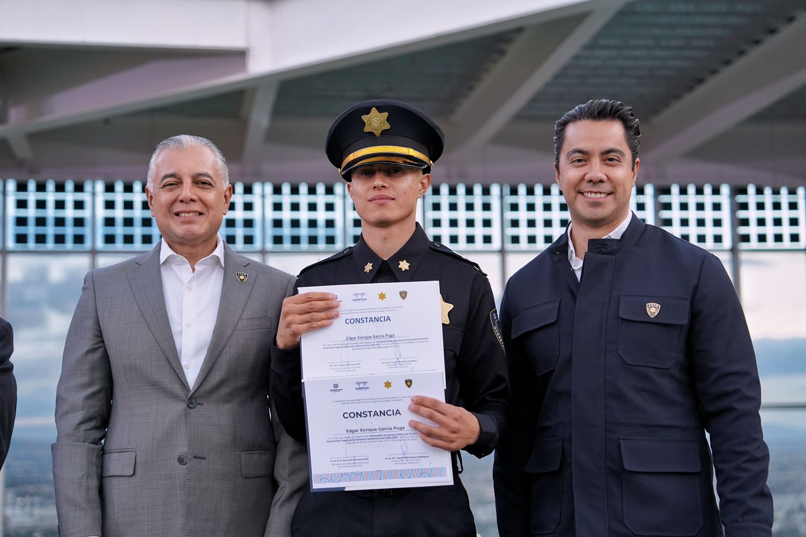 Lee más sobre el artículo Felifer Macías toma protesta a nuevos elementos de la Guardia Cívica y Municipal