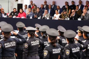 Lee más sobre el artículo Acude Felifer Macías al Desfile Cívico Militar por el CCXV Aniversario de la Independencia
