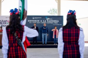 Lee más sobre el artículo Encabeza Roberto Cabrera honores la Bandera en primaria de Santa Cruz Nieto