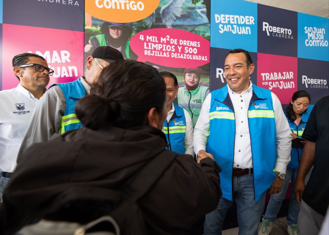 Lee más sobre el artículo Programas de limpieza, poda y mantenimiento benefician a más de 300 mil sanjuanenses: Roberto Cabrera