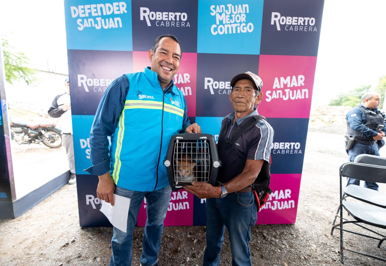 Lee más sobre el artículo Gobierno Municipal de San Juan del Río ha realizado más de 2 mil 700 esterilizaciones gratuitas: Roberto Cabrera