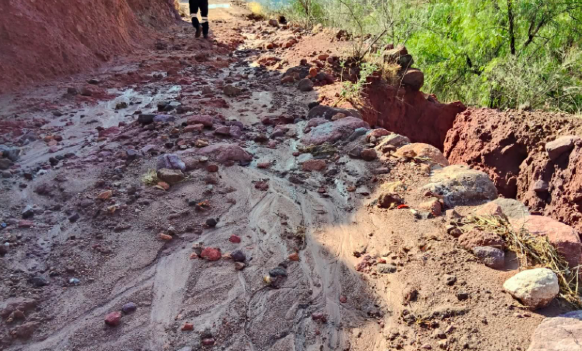 Lee más sobre el artículo Continúan 2 caminos cerrados en la Sierra, por lluvias