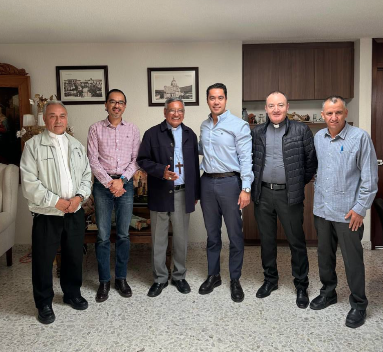 Lee más sobre el artículo Se reúne Felifer con el obispo de la ciudad de Querétaro