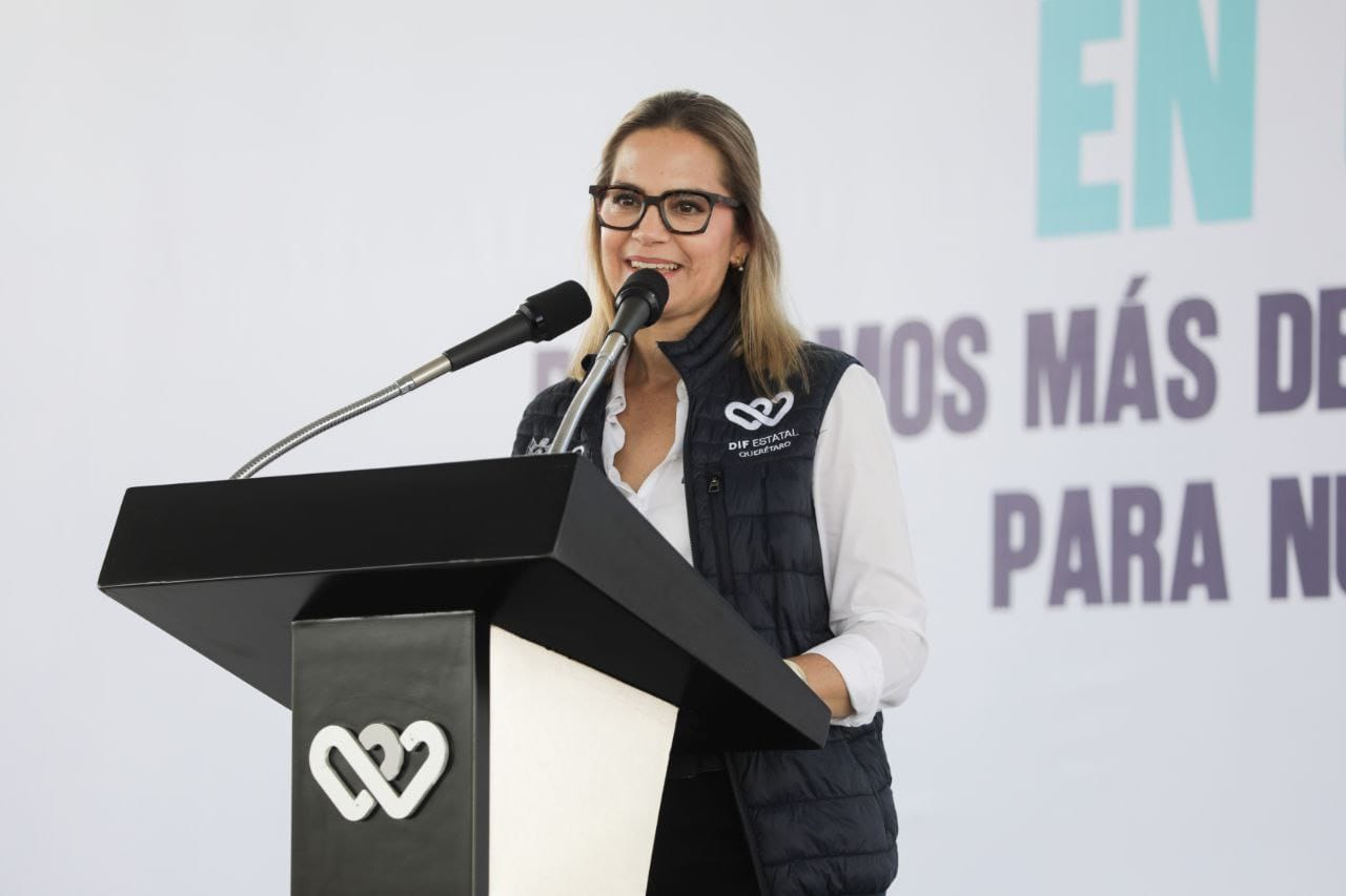 Lee más sobre el artículo Celebran Car Herrera de Kuri y Roberto Cabrera el segundo aniversario del Centro Regional para Personas Adultas Mayores “Consuelo Martínez de Gómez”