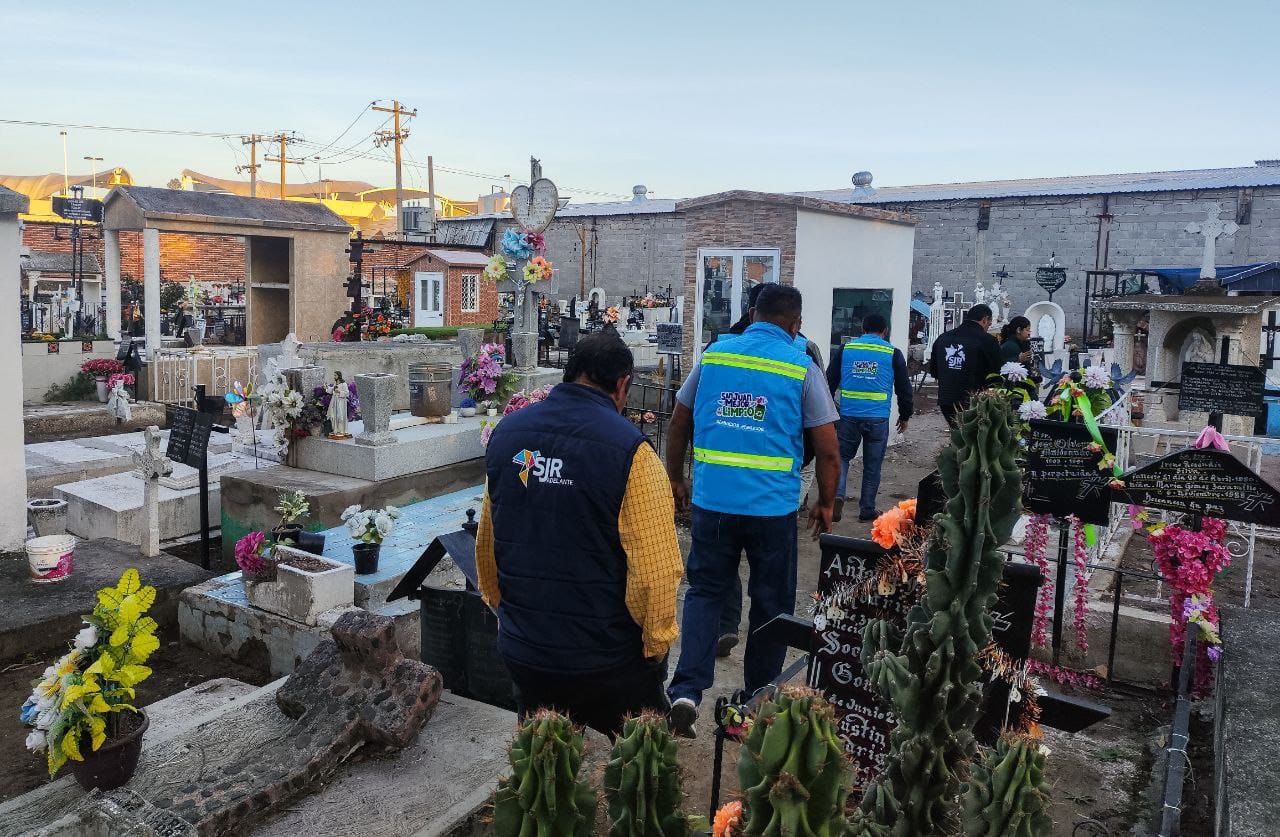 Lee más sobre el artículo Roberto Cabrera supervisa labores de Servicios Públicos en Panteones Municipales