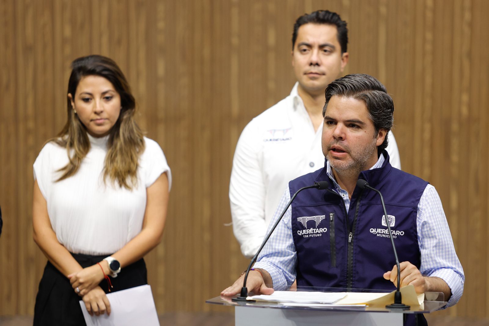 Lee más sobre el artículo Presenta Felifer Macías actividades por Día de Muertos en la capital Queretana