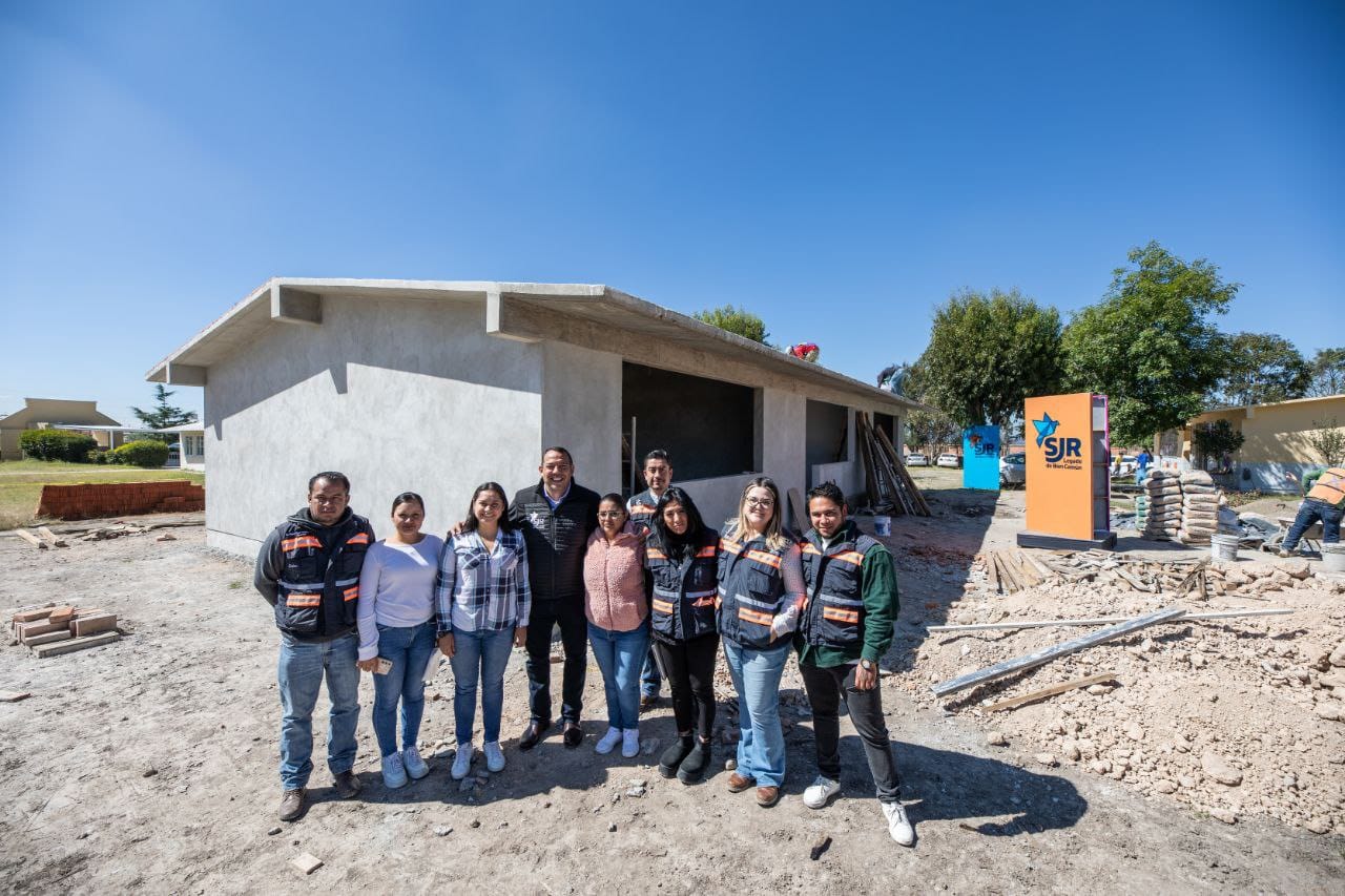 Lee más sobre el artículo Supervisa Roberto Cabrera obras educativas y de movilidad que representan una inversión de más de 14.7 mdp