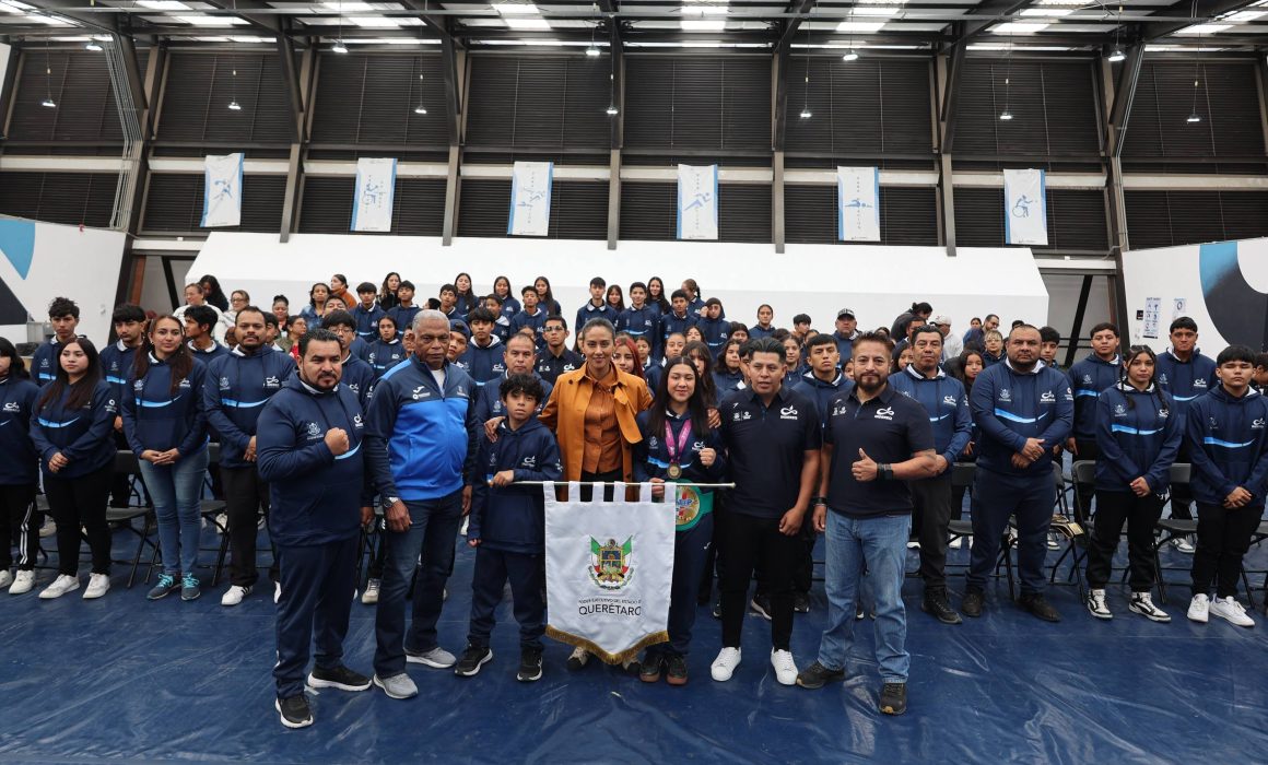 Lee más sobre el artículo Abanderan a queretanos rumbo a Juegos Nacionales Populares 2025