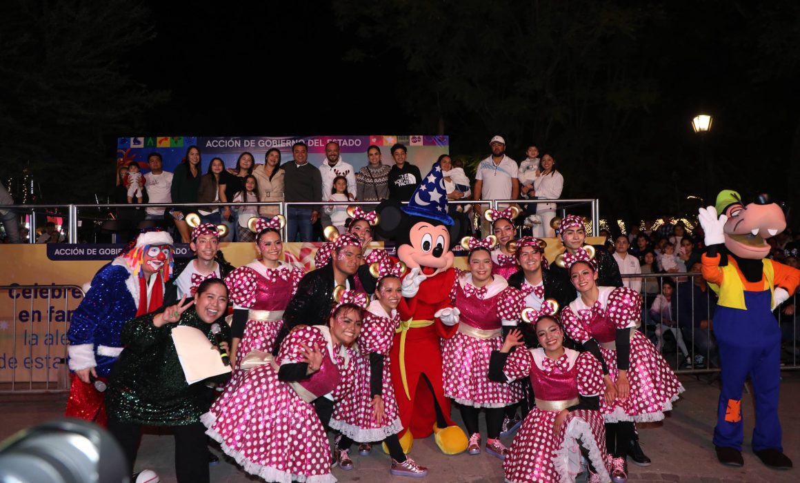 Lee más sobre el artículo Inician en Jalpan desfiles navideños del Festival Alegría Contigo 2025