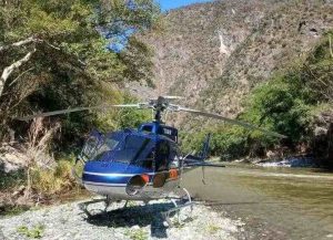 Lee más sobre el artículo Trasladan en helicóptero a hombre que cayó al río en Landa de Matamoros