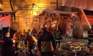 Lee más sobre el artículo Incendio en el Mercado de Sonora: 50 puestos afectados y 200 evacuados