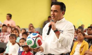 Lee más sobre el artículo Luis Nava se reúne con beneficiarios de programas sociales en Colón