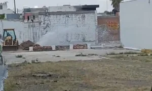 Lee más sobre el artículo Retroexcavadora provoca fuga de agua en predio que estaba en custodia.