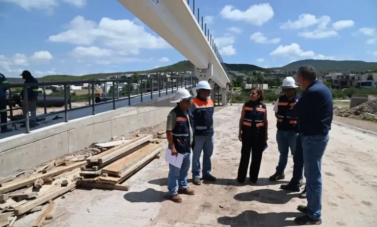 Supervisa CEI avance de puente peatonal en el Anillo Vial Junípero Serra
