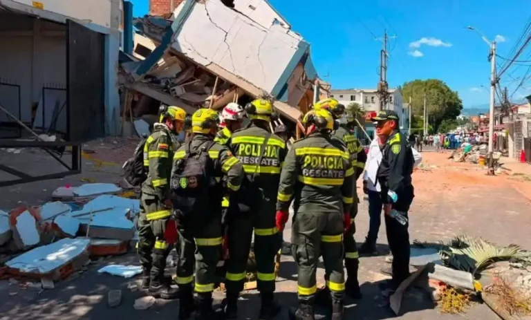 Acepta Colombia equipos de rescate de 4 países y niega rechazo ideológico