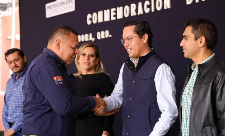 Entregan equipo e incentivos a Protección Civil de Corregidora
