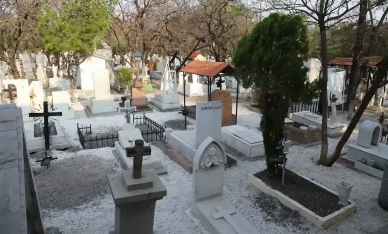 Querétaro lanza campaña de exhumación con tarifa especial