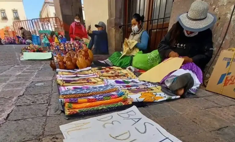Buscan nuevos mercados para artesanos queretanos